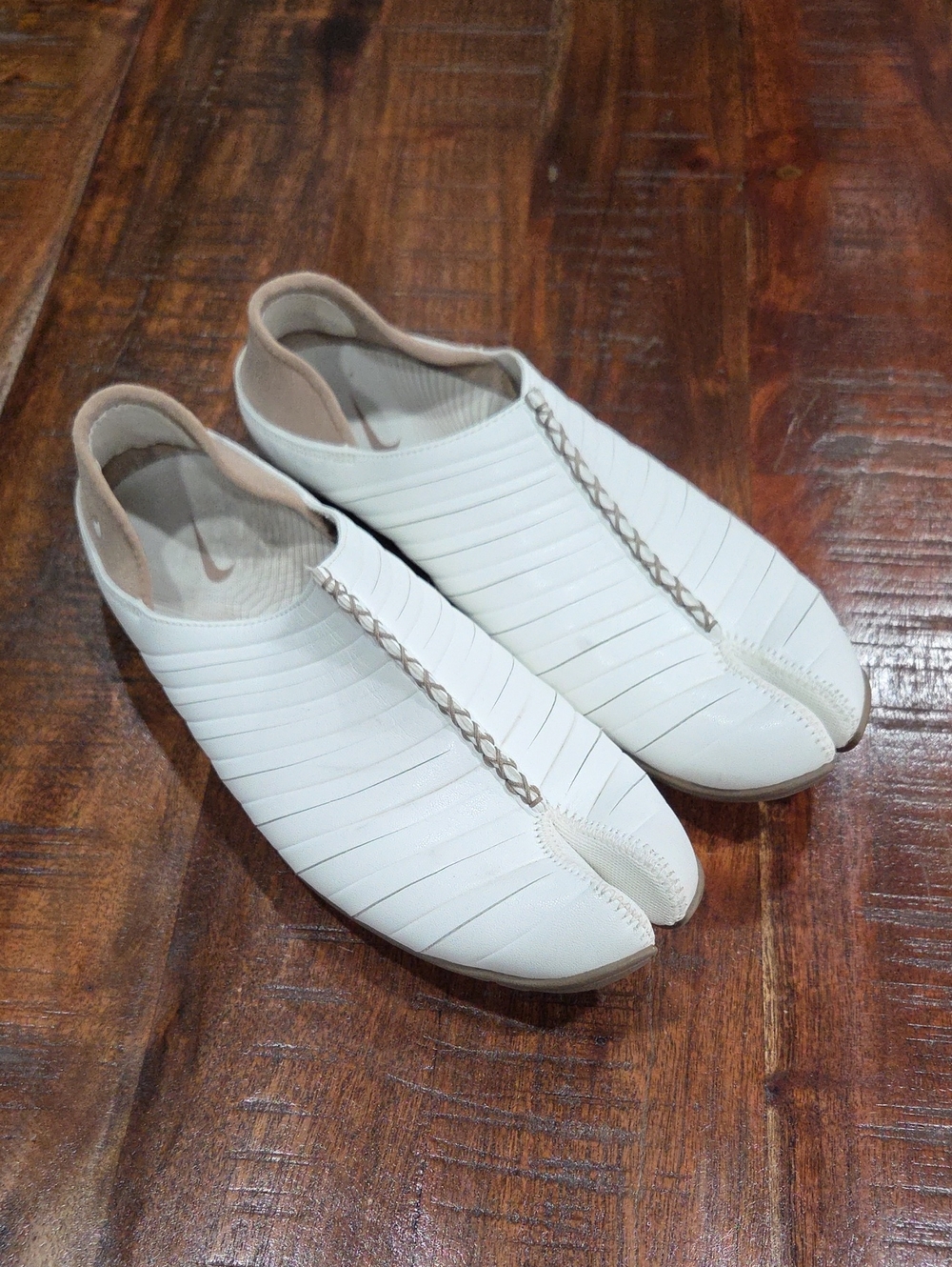 Nike Retro Tabi Kembali Sneakers Size 9.5